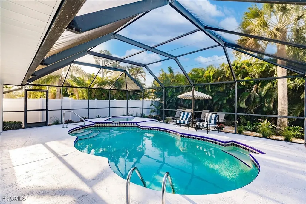 842 99th Avenue N Naples FL 34108