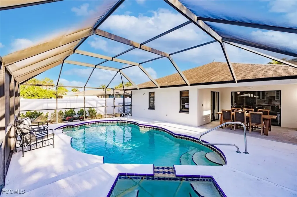 842 99th Avenue N Naples FL 34108