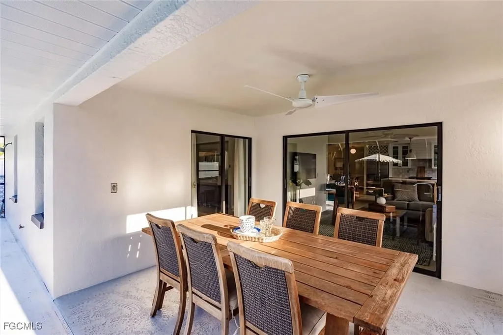 842 99th Avenue N Naples FL 34108