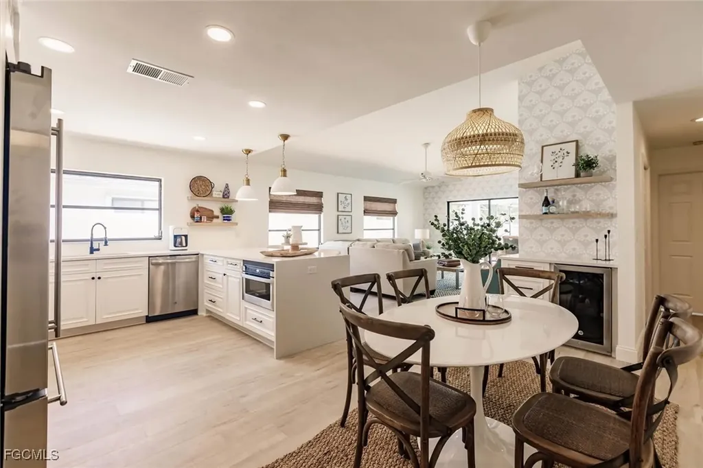 842 99th Avenue N Naples FL 34108