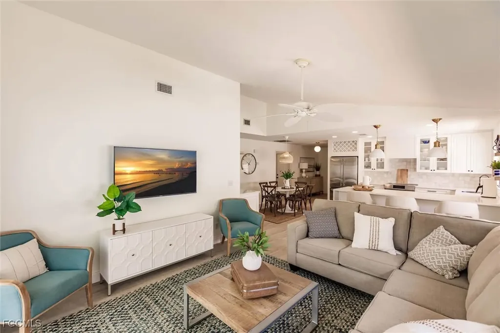 842 99th Avenue N Naples FL 34108