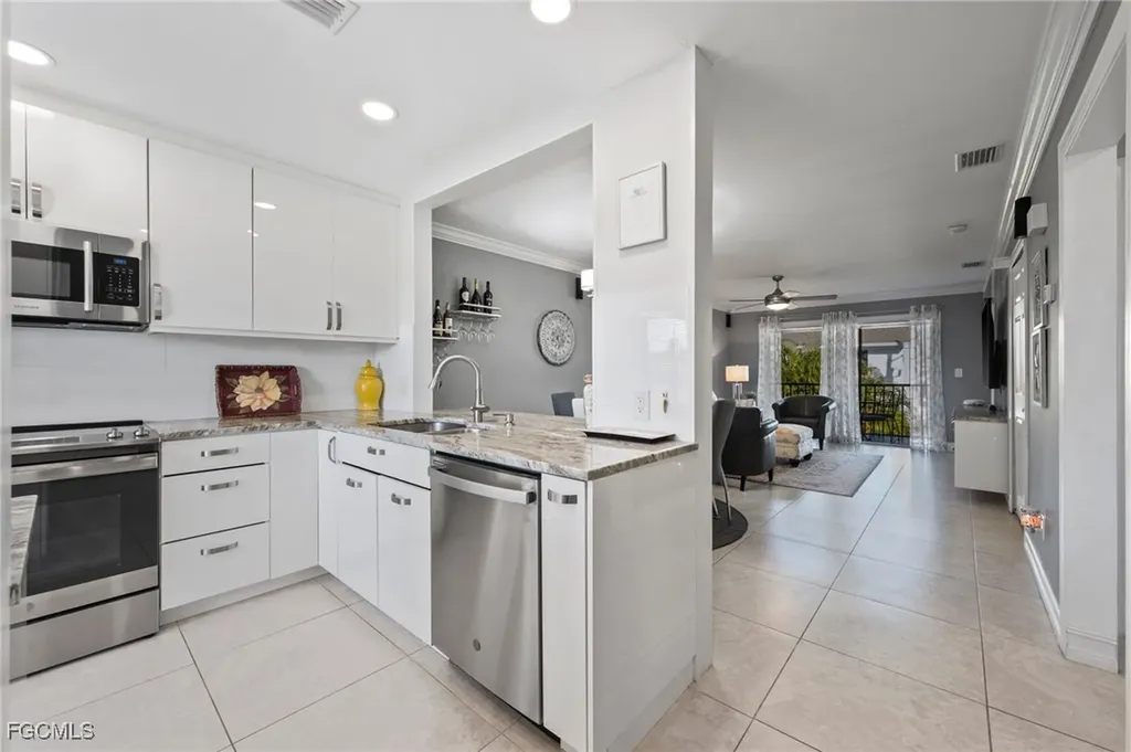 1519 Cape Coral Parkway W Cape Coral FL 33914