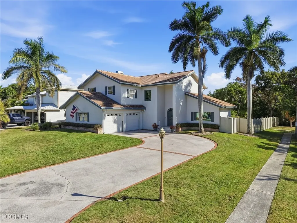 8380 Aqua Cove Lane North Fort Myers FL 33903