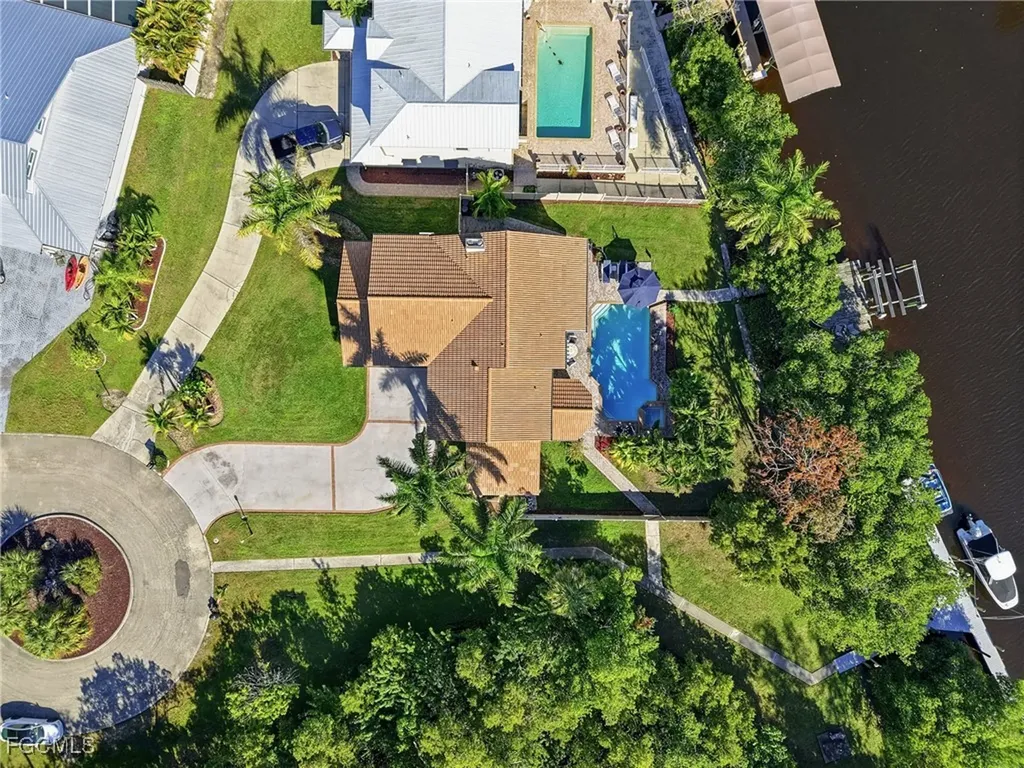 8380 Aqua Cove Lane North Fort Myers FL 33903