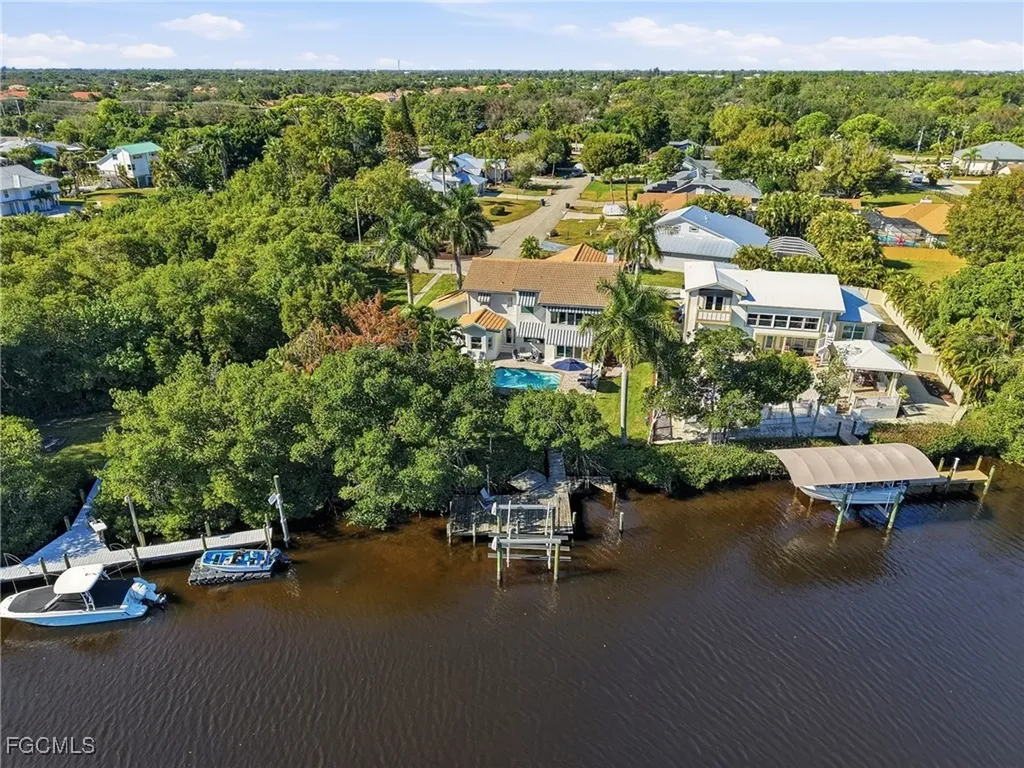 8380 Aqua Cove Lane North Fort Myers FL 33903