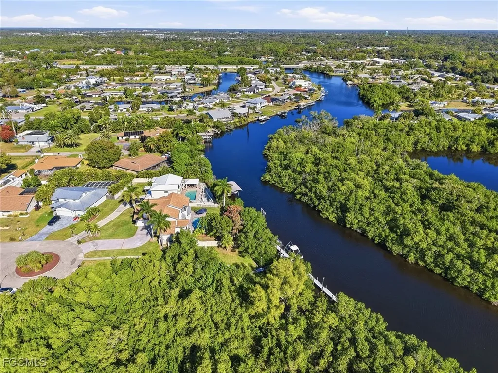 8380 Aqua Cove Lane North Fort Myers FL 33903