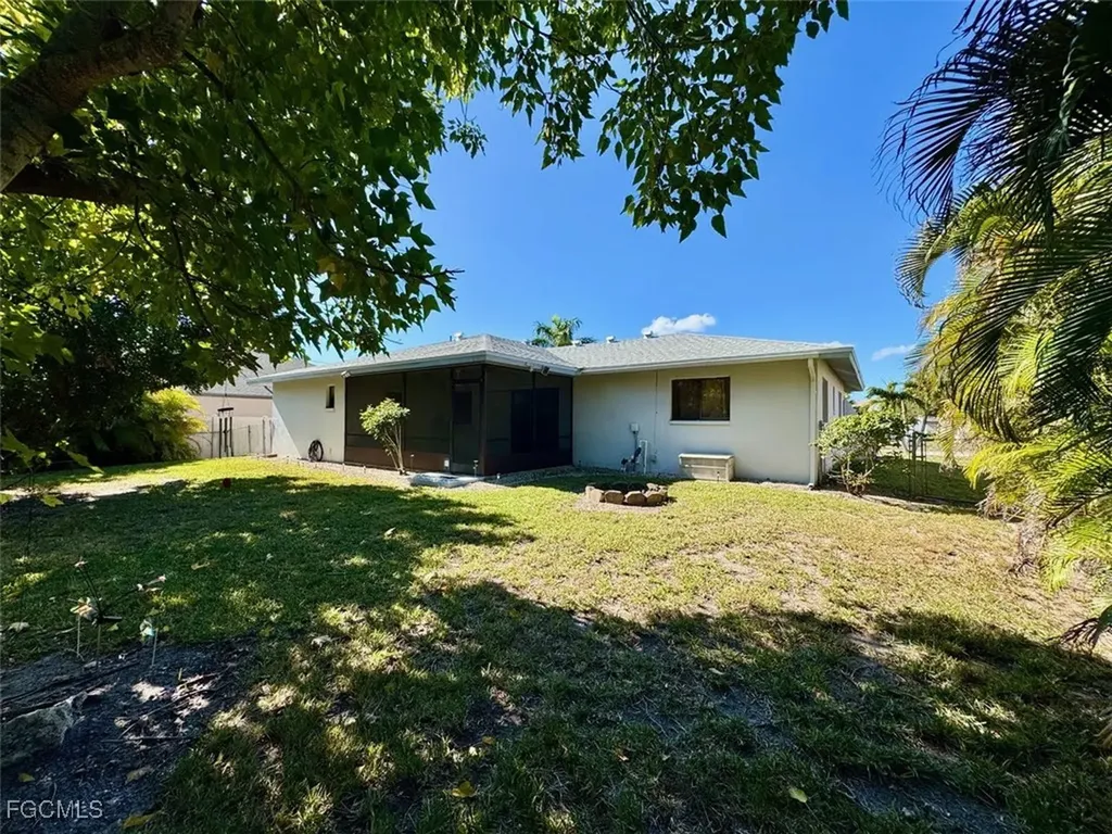3725 SW 6th Avenue Cape Coral FL 33914