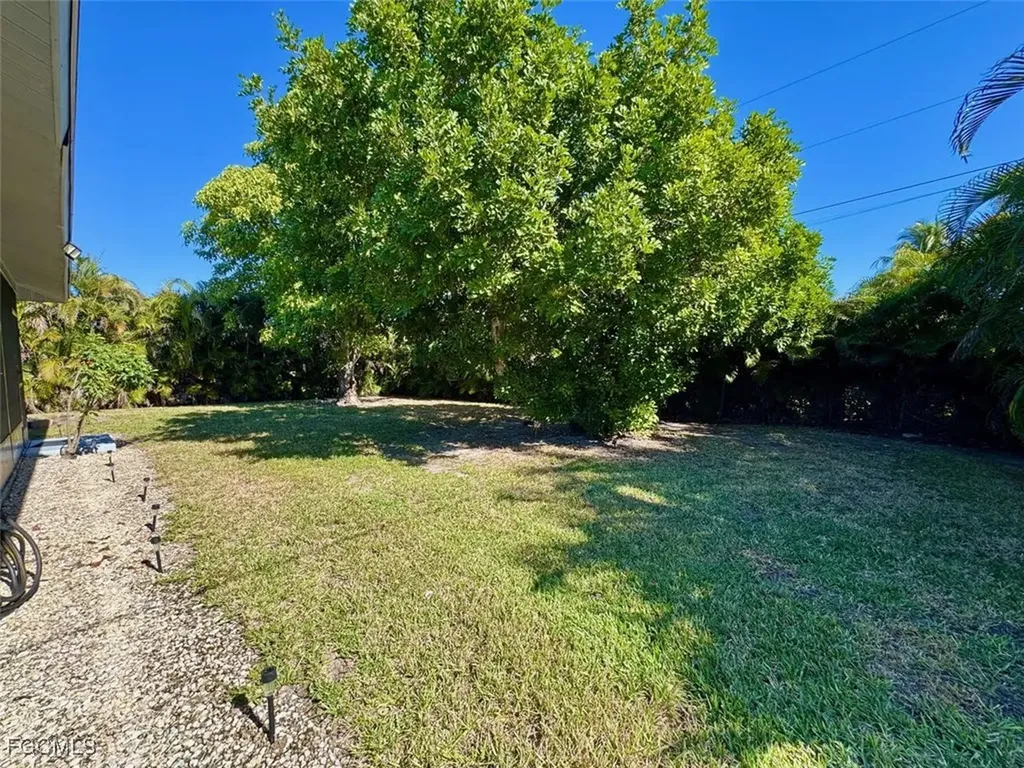 3725 SW 6th Avenue Cape Coral FL 33914
