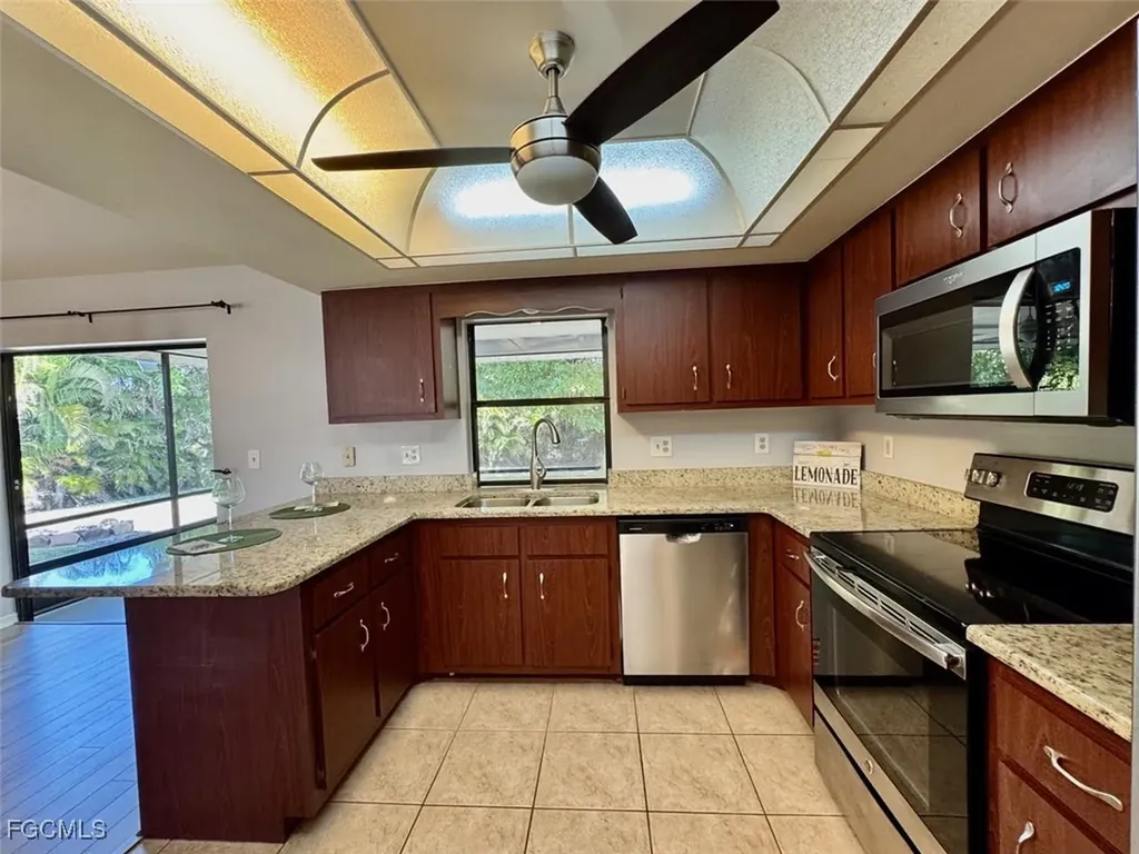 3725 SW 6th Avenue Cape Coral FL 33914