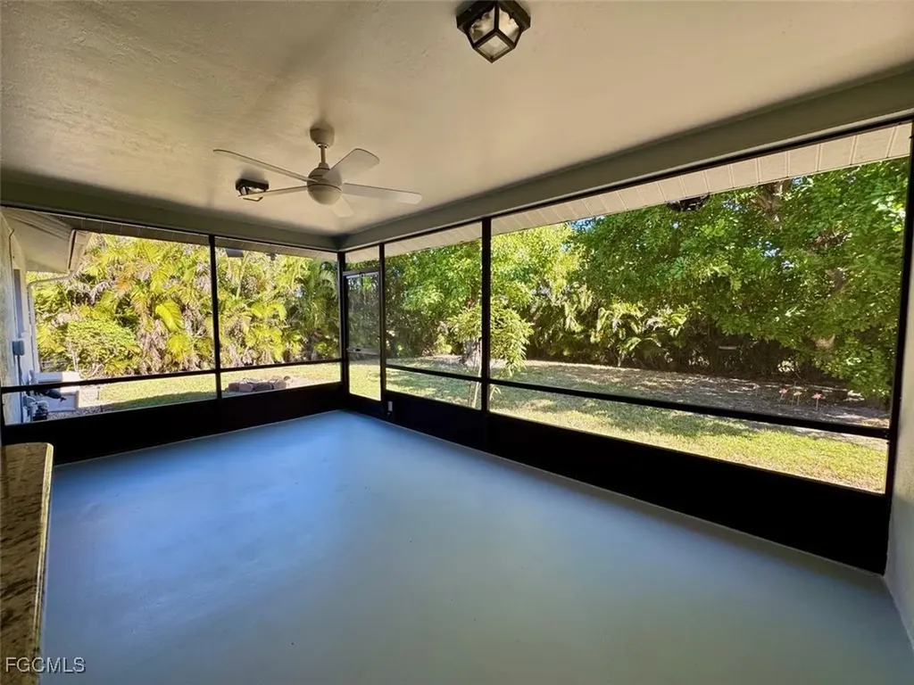 3725 SW 6th Avenue Cape Coral FL 33914