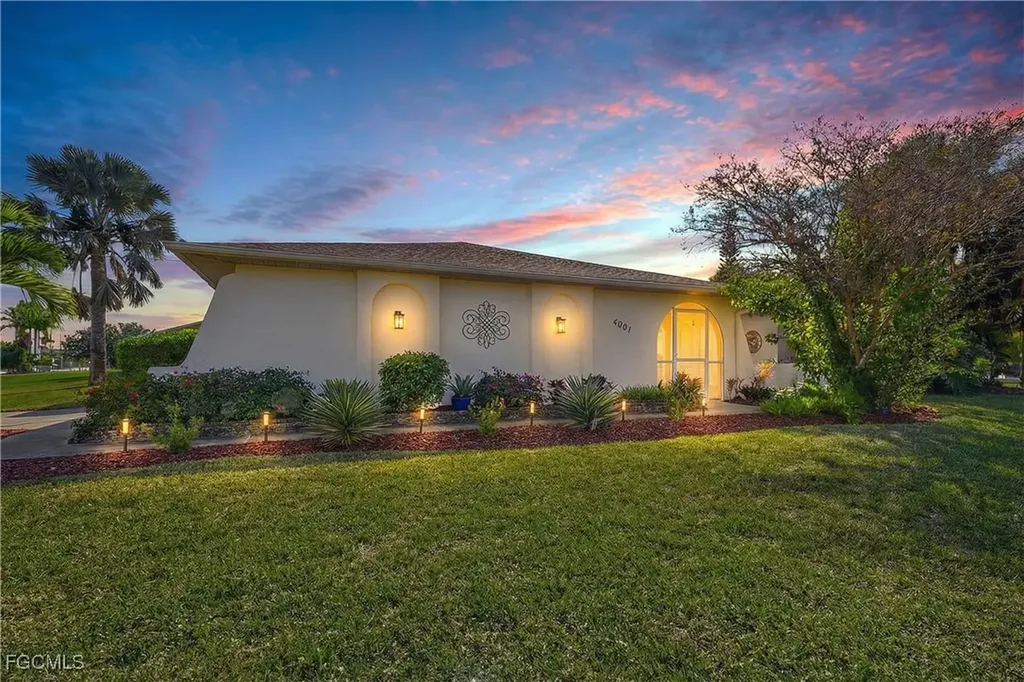 4047 Country Club Boulevard Cape Coral FL 33904