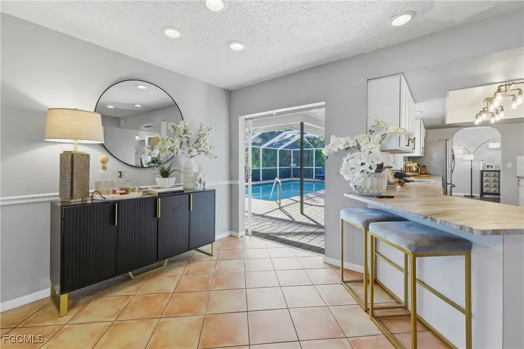4047 Country Club Boulevard Cape Coral FL 33904