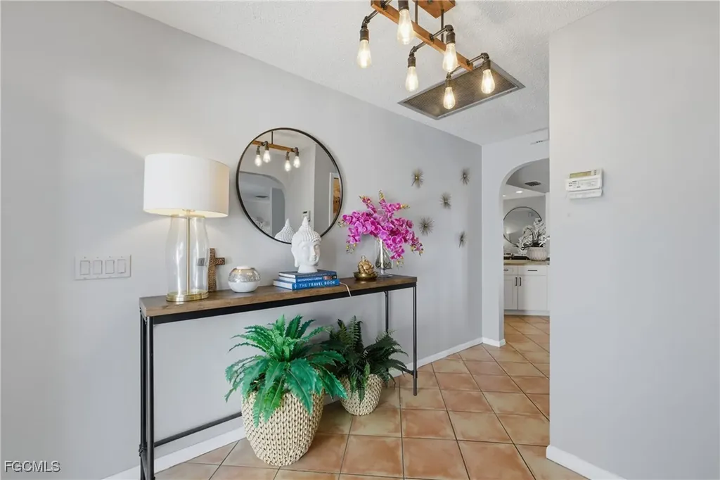 4047 Country Club Boulevard Cape Coral FL 33904