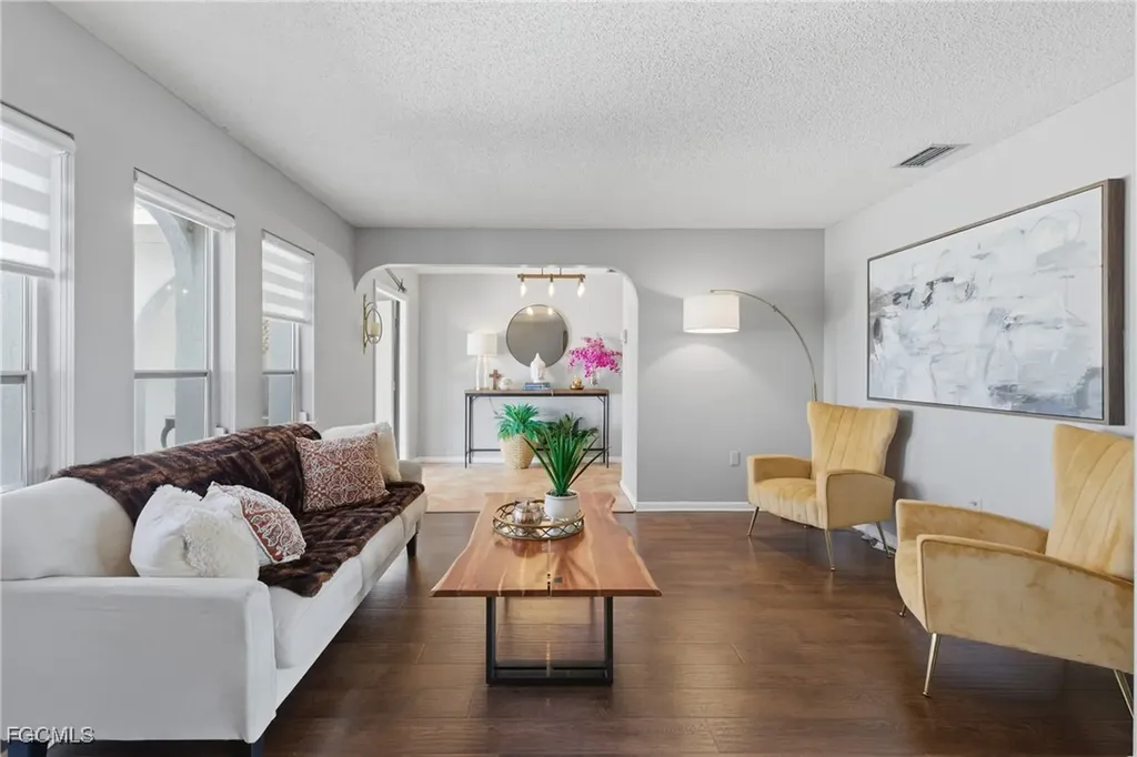 4047 Country Club Boulevard Cape Coral FL 33904