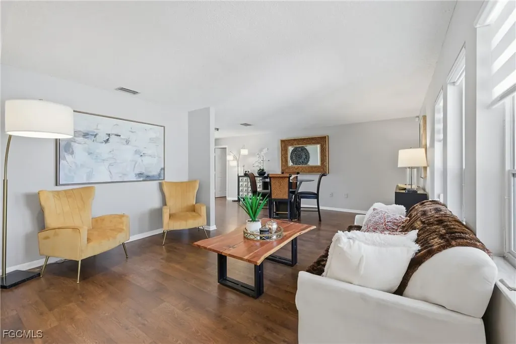 4047 Country Club Boulevard Cape Coral FL 33904