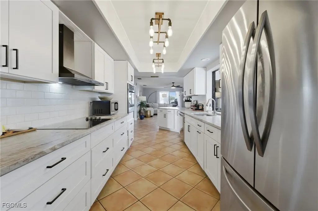 4047 Country Club Boulevard Cape Coral FL 33904