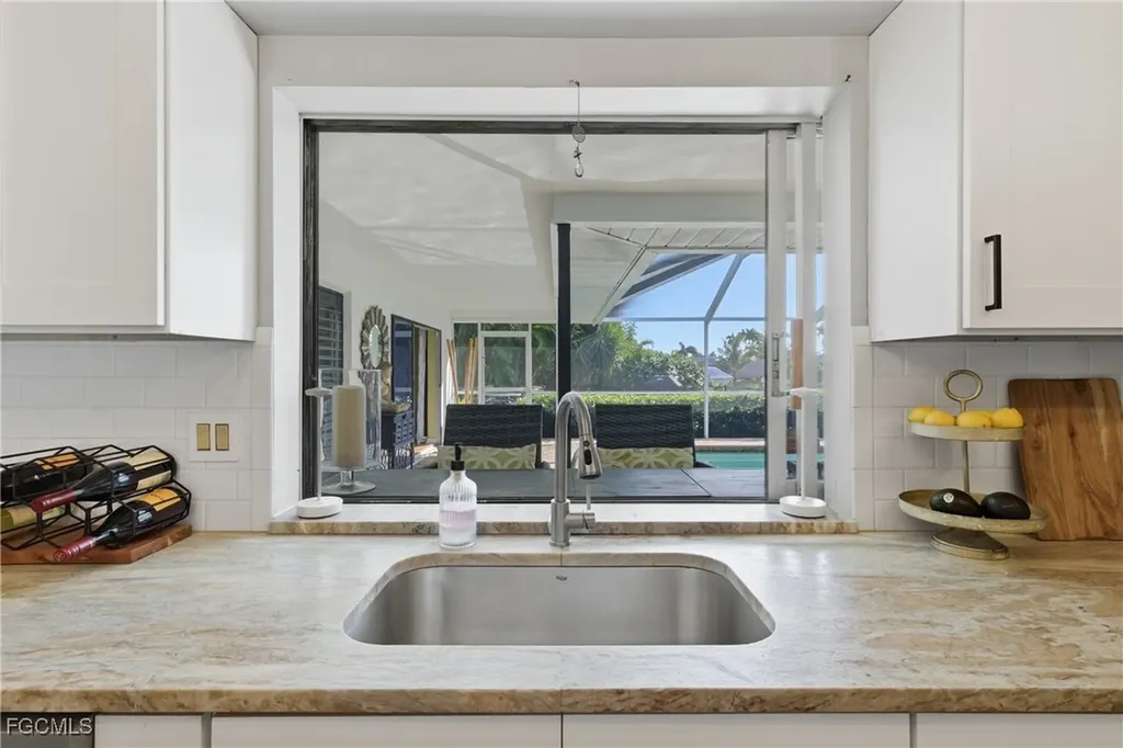4047 Country Club Boulevard Cape Coral FL 33904