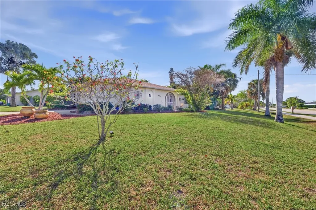4047 Country Club Boulevard Cape Coral FL 33904