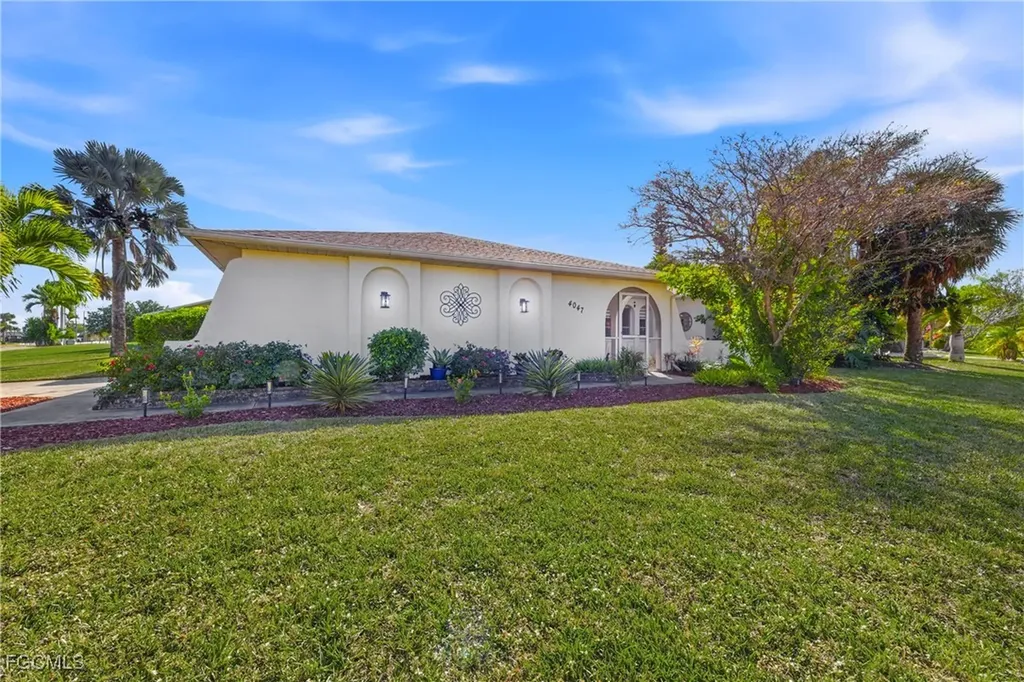 4047 Country Club Boulevard Cape Coral FL 33904