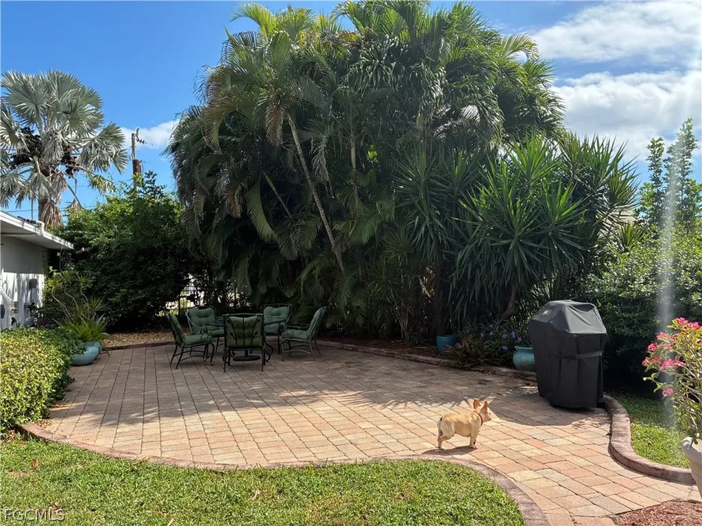 4047 Country Club Boulevard Cape Coral FL 33904