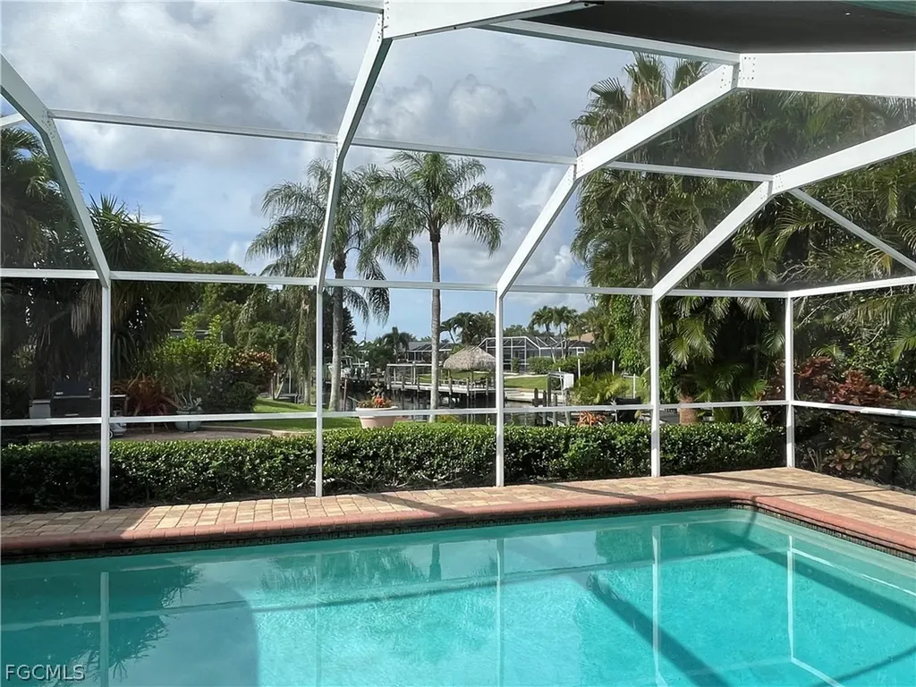 4047 Country Club Boulevard Cape Coral FL 33904