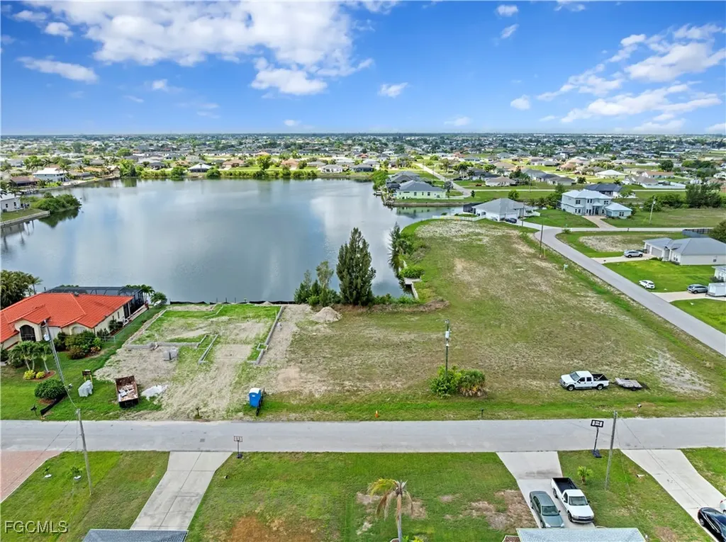 306 NE 19th Street Cape Coral FL 33909