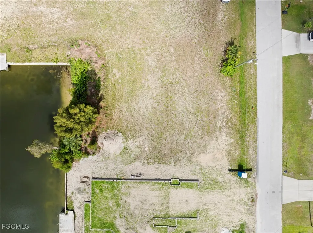 306 NE 19th Street Cape Coral FL 33909