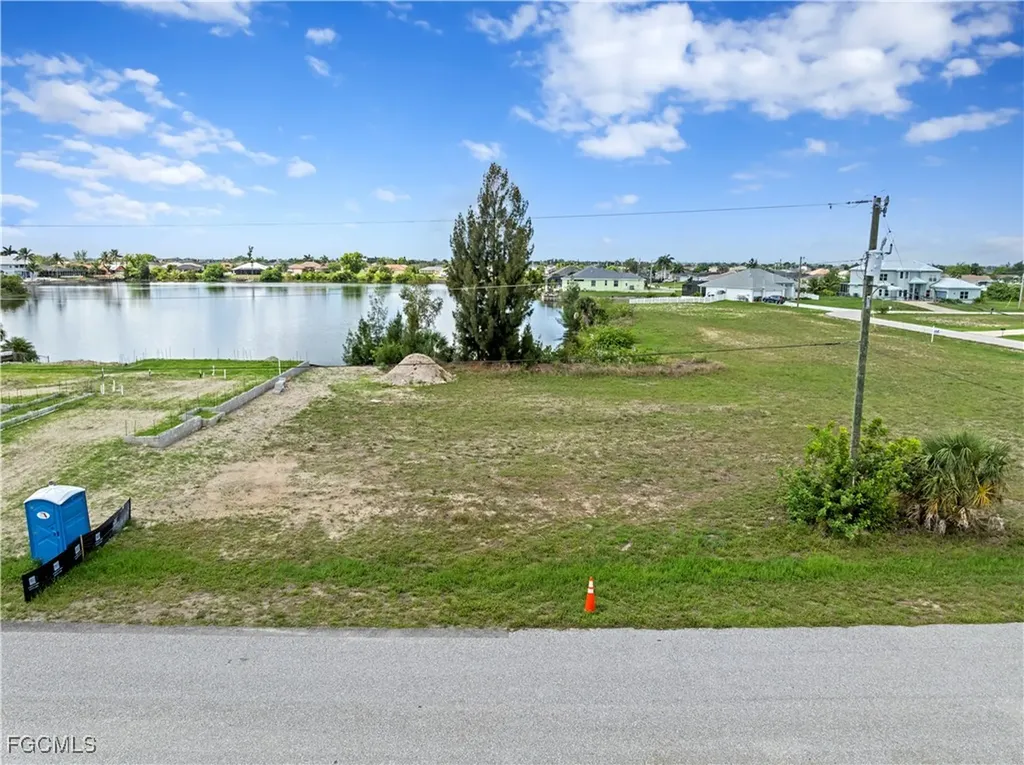 306 NE 19th Street Cape Coral FL 33909