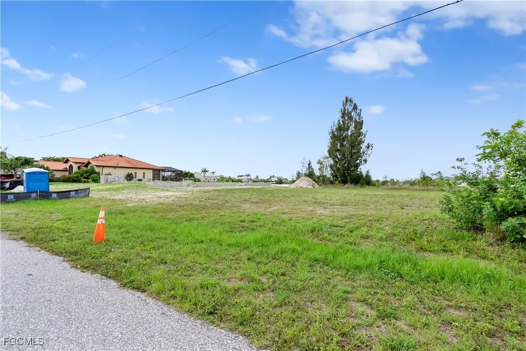 306 NE 19th Street Cape Coral FL 33909