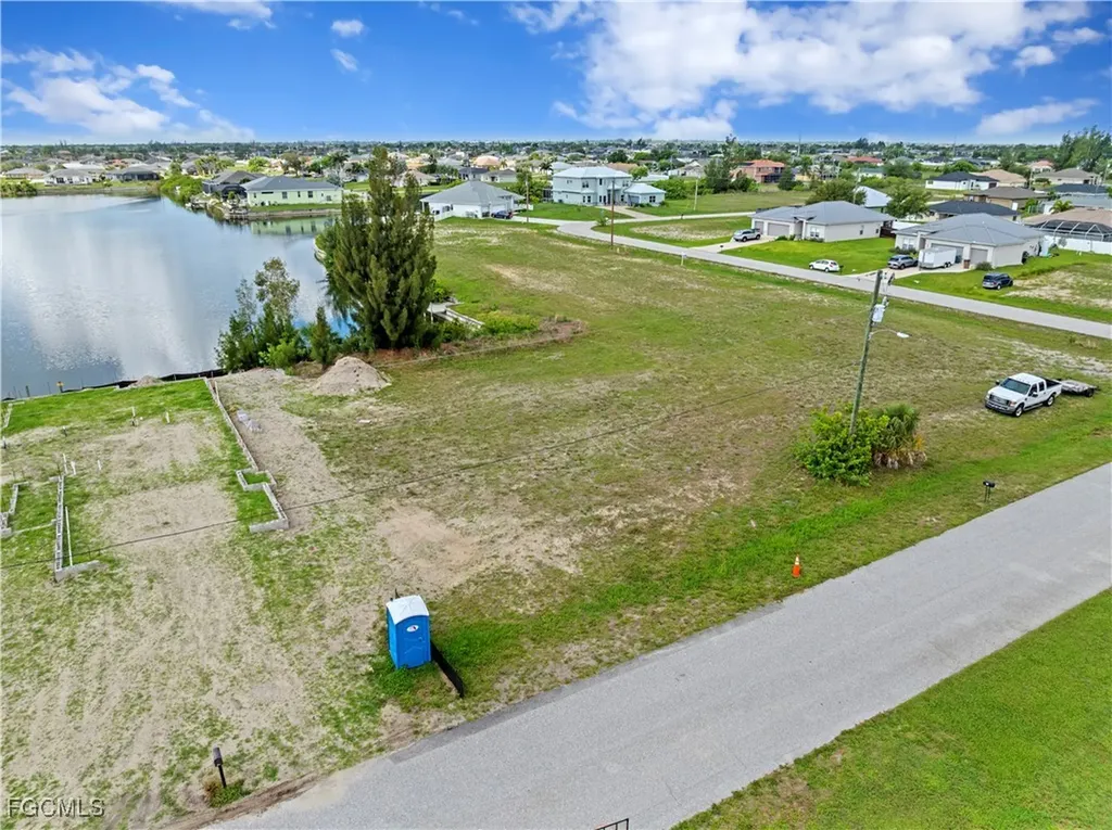306 NE 19th Street Cape Coral FL 33909