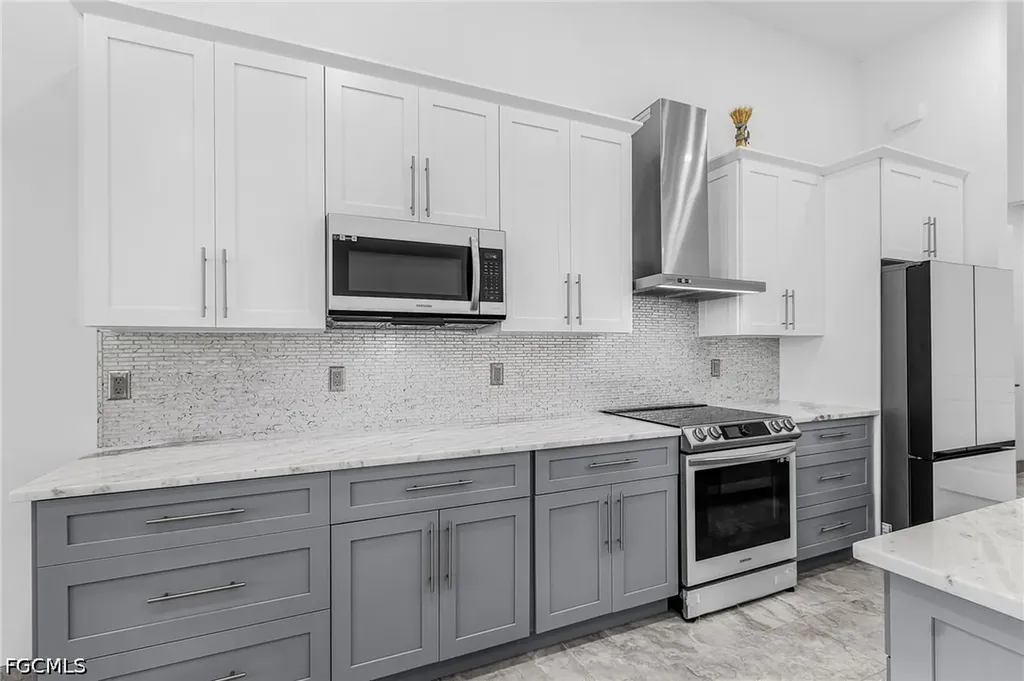 509 NE 5th Terrace Cape Coral FL 33909