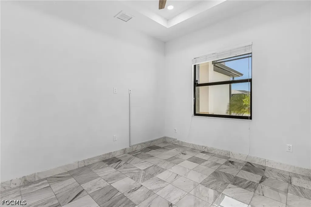 509 NE 5th Terrace Cape Coral FL 33909