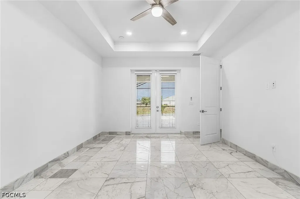 509 NE 5th Terrace Cape Coral FL 33909