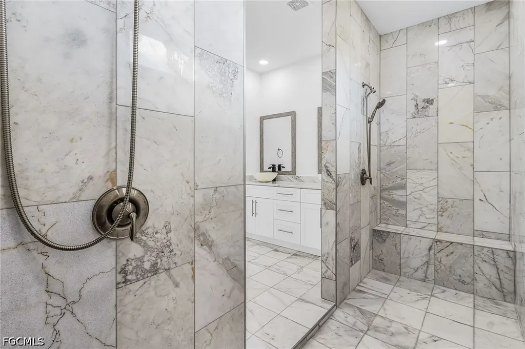 509 NE 5th Terrace Cape Coral FL 33909