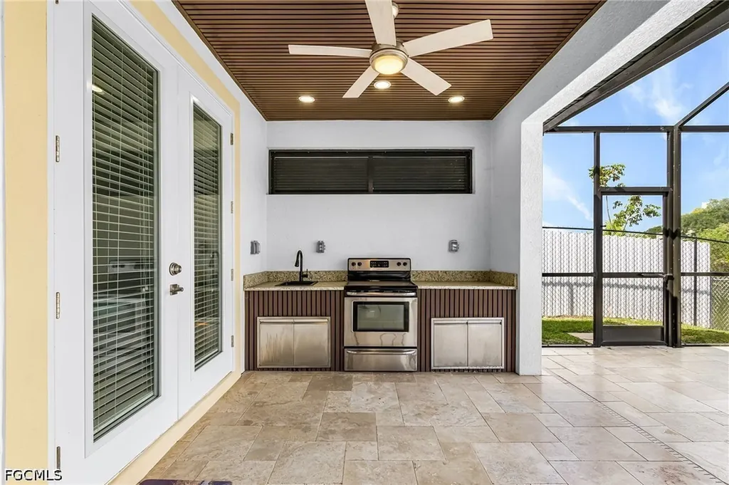 509 NE 5th Terrace Cape Coral FL 33909