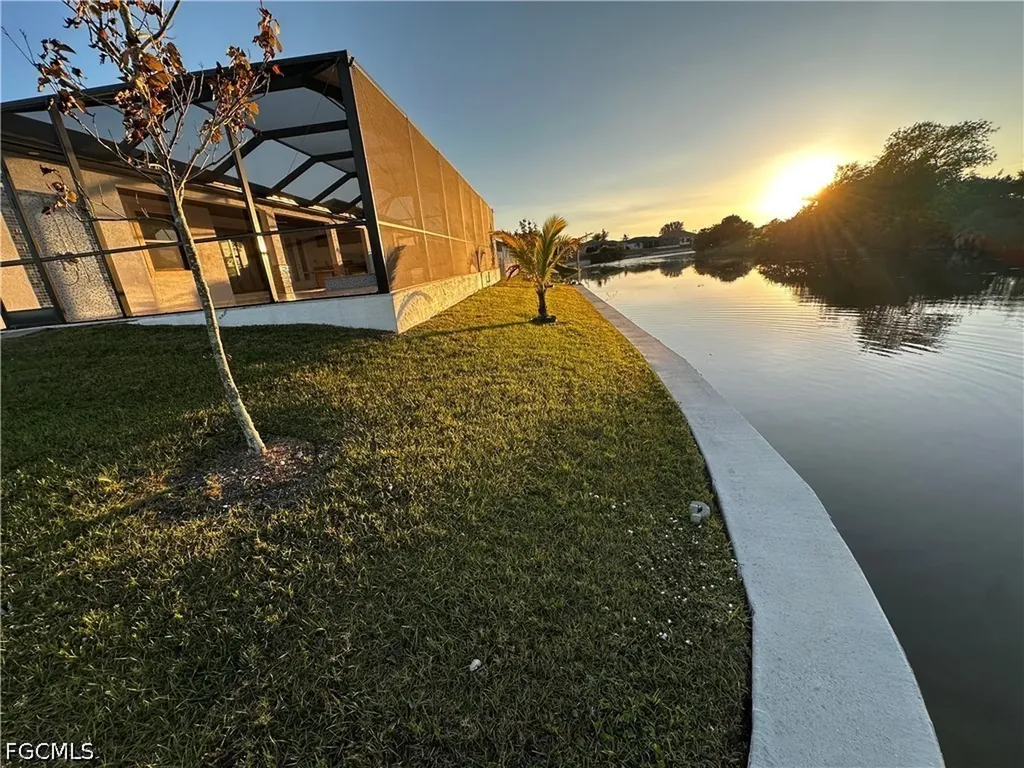 509 NE 5th Terrace Cape Coral FL 33909