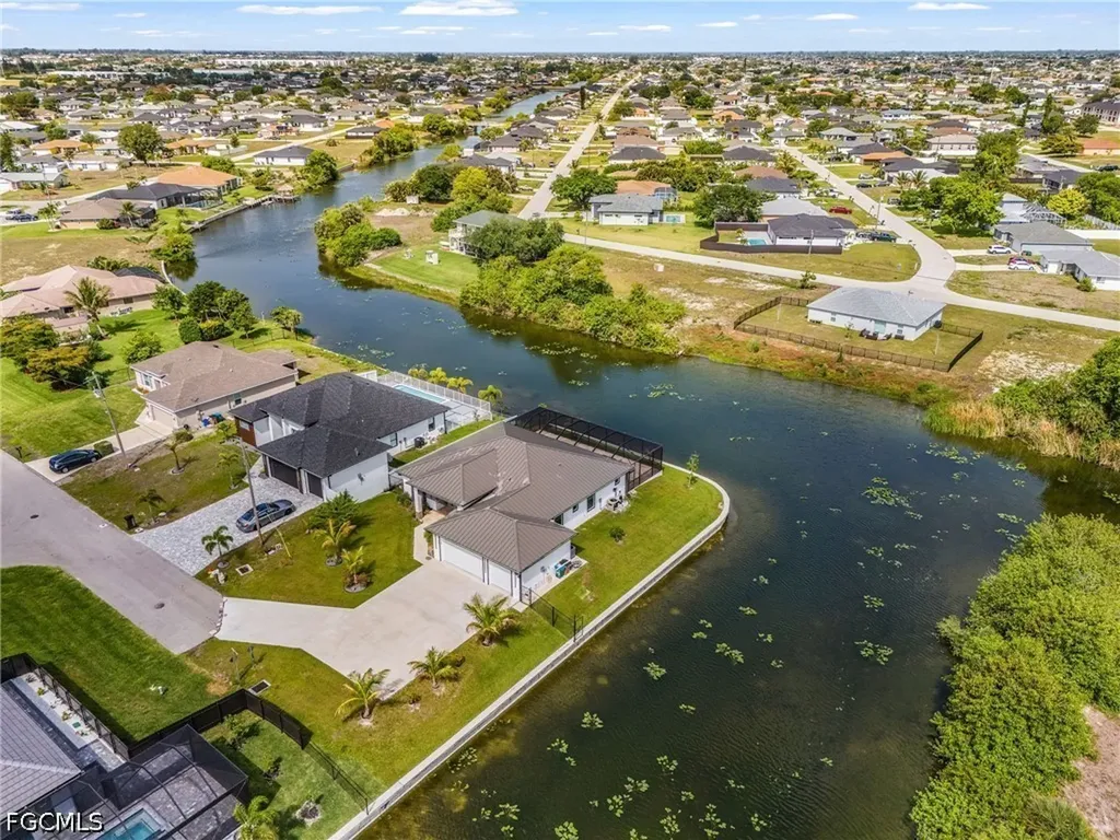 509 NE 5th Terrace Cape Coral FL 33909