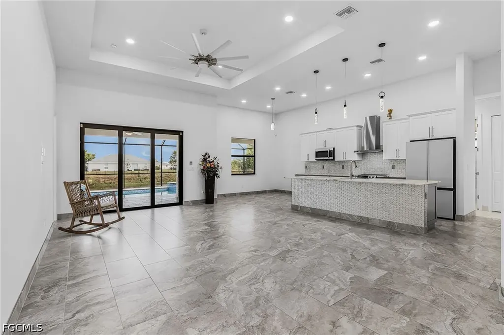 509 NE 5th Terrace Cape Coral FL 33909