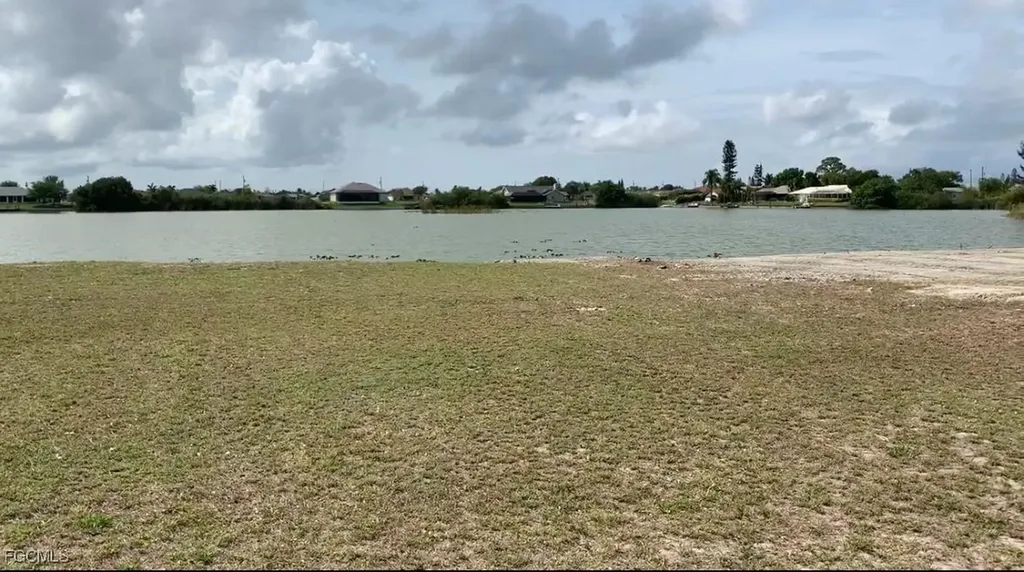 1142 NW 2 Place Cape Coral FL 33993