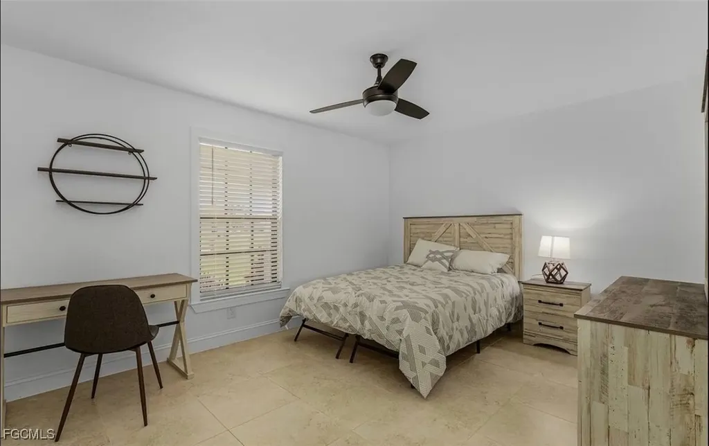 1129 SE 13th Street Cape Coral FL 33990