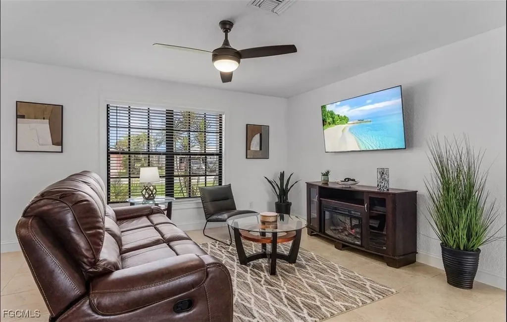 1129 SE 13th Street Cape Coral FL 33990