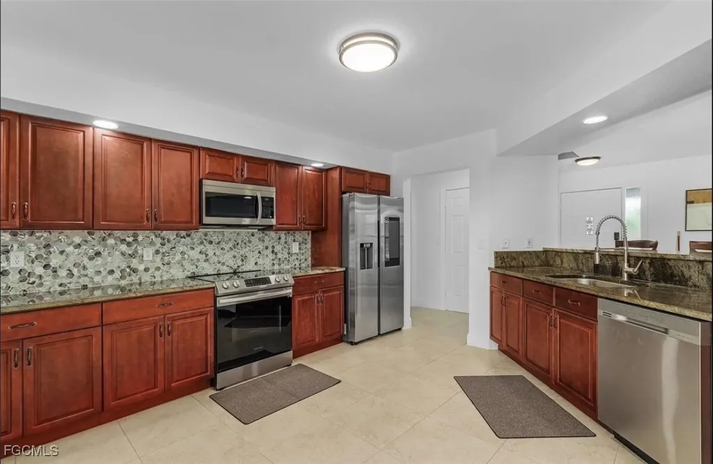 1129 SE 13th Street Cape Coral FL 33990
