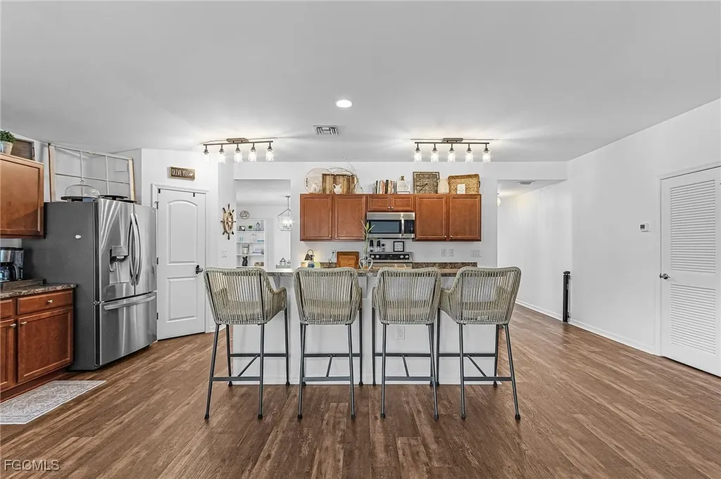 1010 SW 6th Avenue Cape Coral FL 33991