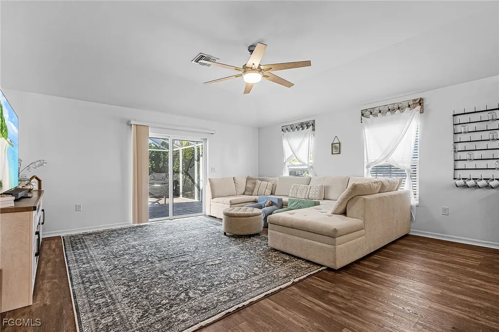 1010 SW 6th Avenue Cape Coral FL 33991