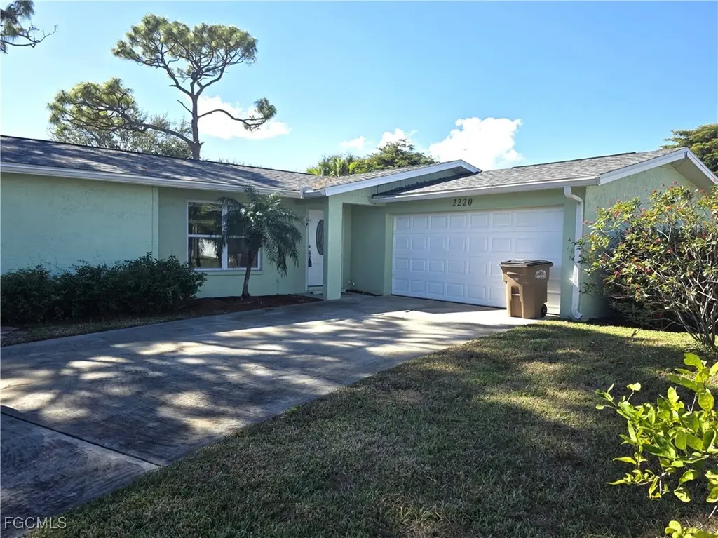 2220 SE 7th Street Cape Coral FL 33990