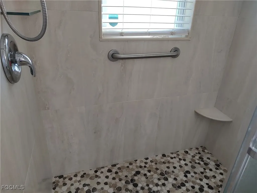 2220 SE 7th Street Cape Coral FL 33990