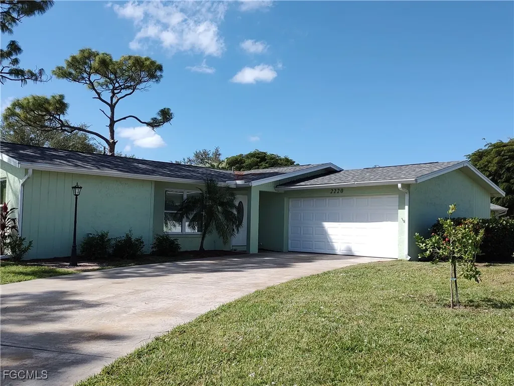 2220 SE 7th Street Cape Coral FL 33990