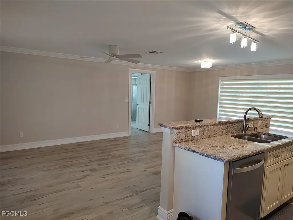 2220 SE 7th Street Cape Coral FL 33990