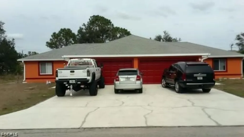 4524-4526 28th Street SW Lehigh Acres FL 33976