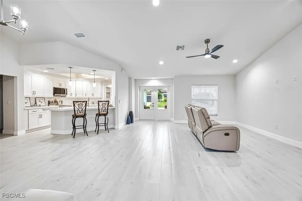 1633 SW 43rd Street Cape Coral FL 33914